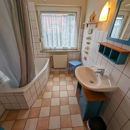 Holiday home Haus Piratenperle - Hooksiel *